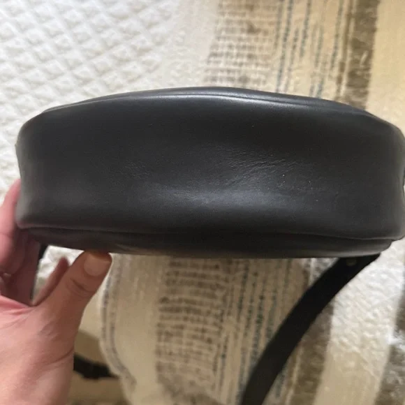 PLG Smoothly Black Large Circle - Picture 4 of 5